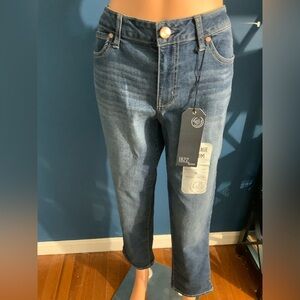 1822 Denim Medium Wash Cropped Ankle Jeans